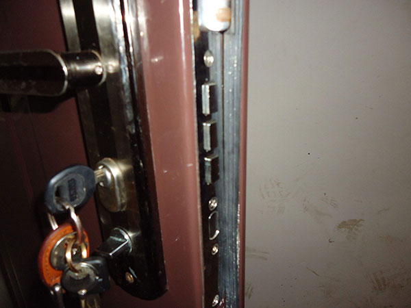 龙场镇防盗门换锁芯注意事项